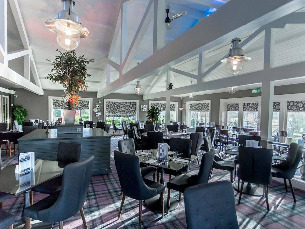 Hotel Wrexham Exterior photo
